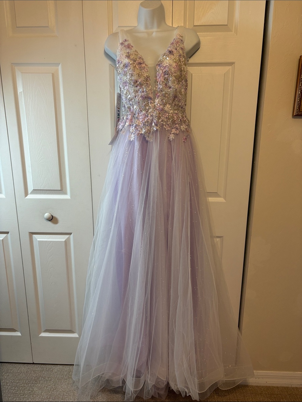 NWT Colors Dress Lilac Floral Beaded Gown – Size 0 (Style 3499)